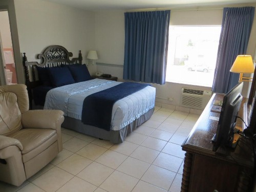 Sand Castle Motel - image 31