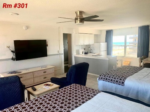 Sand Castle Motel - image 33