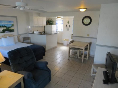 Sand Castle Motel - image 36