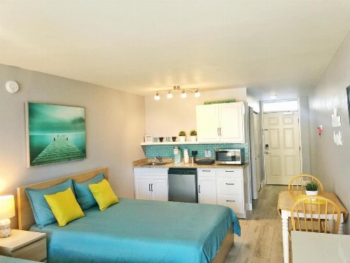 Pirates Cove Resort Studios! - image 12