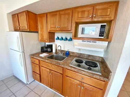 Pirates Cove Resort Studios! - image 18