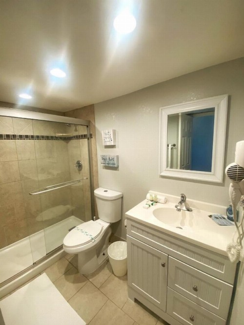 Pirates Cove Resort Studios! - image 23