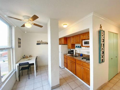 Pirates Cove Resort Studios! - image 6