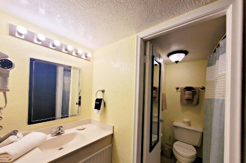 Beach Condo Unit #435 - image 25