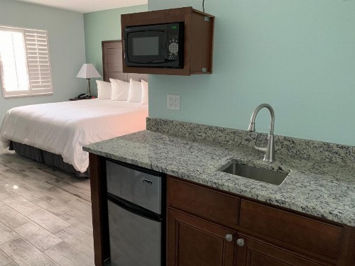 Atlantic Shores Motel - image 28