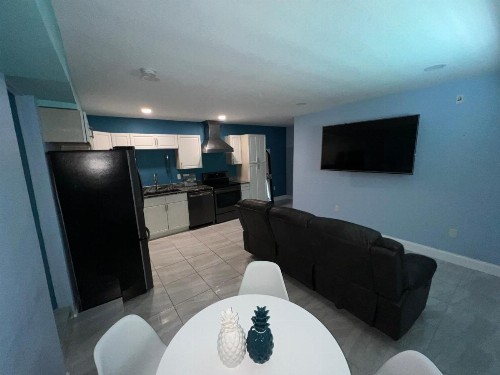 Atlantic Shores Motel - image 36