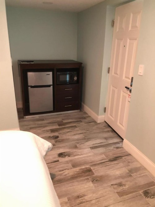 Atlantic Shores Motel - image 38