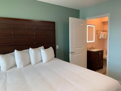 Atlantic Shores Motel - image 9
