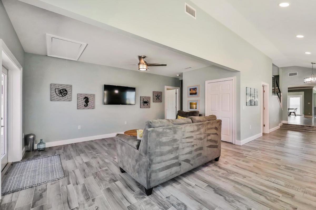 3843 S. Atlantic Ave - Beach Retreat - image 7