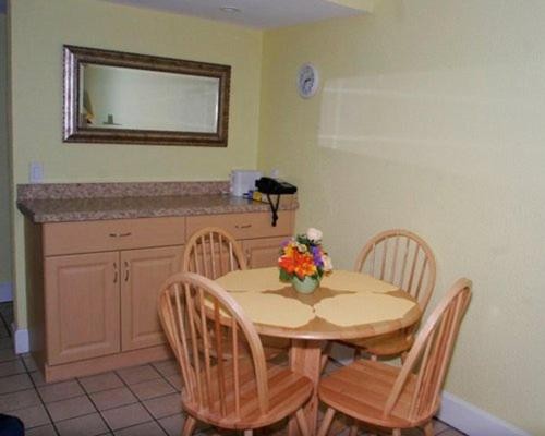 Fun Getaway in Daytona Beach's Oceanfront Resort - 1Bedroom Condo #1 - image 9