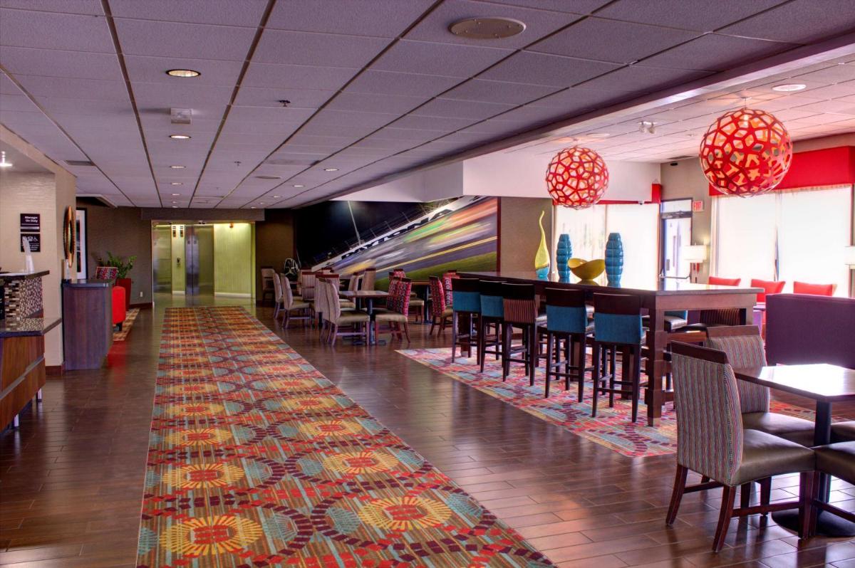 Hampton Inn Daytona Speedway-Airport - image 3