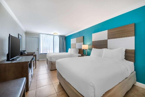 Comfort Inn & Suites Daytona Beach Oceanfront - image 30