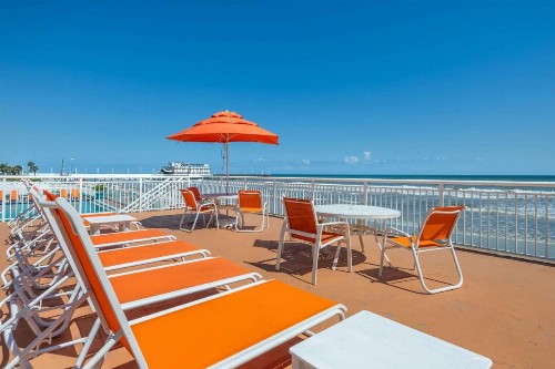 Comfort Inn & Suites Daytona Beach Oceanfront - image 36