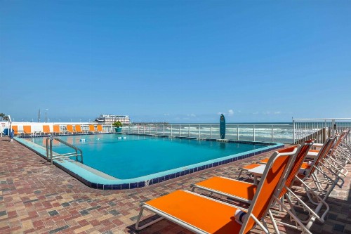 Comfort Inn & Suites Daytona Beach Oceanfront - image 37