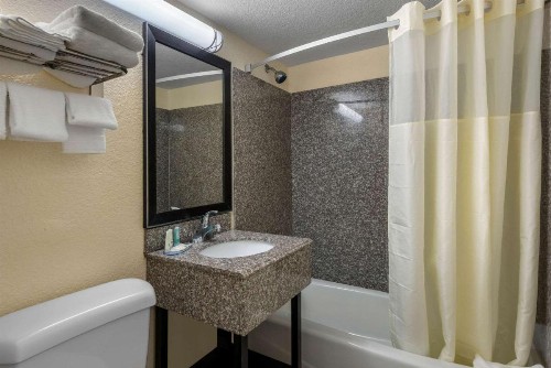 Quality Inn Daytona Beach Oceanfront - image 35