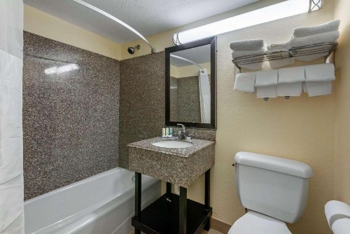 Quality Inn Daytona Beach Oceanfront - image 36