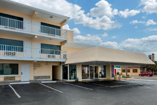 Quality Inn Daytona Beach Oceanfront - image 6