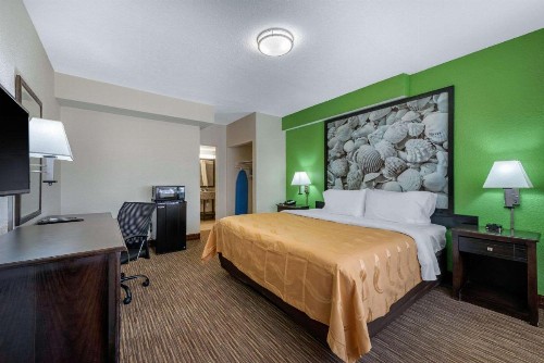 Quality Inn Daytona Beach Oceanfront - image 7