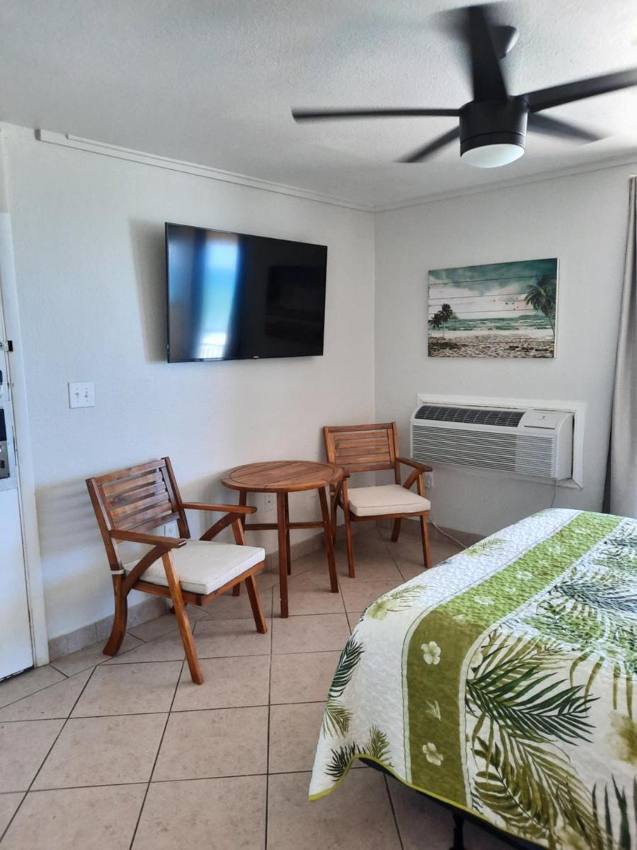 Daytona Beach Hawaiian Inn - image 3