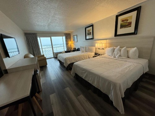 Emerald Shores Hotel - Daytona Beach - image 3