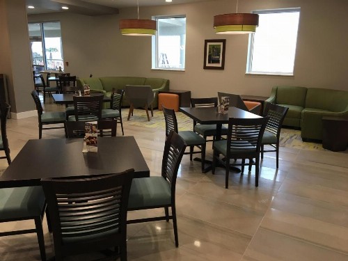 Holiday Inn Hotel & Suites Daytona Beach On The Ocean an IHG Hotel - image 2