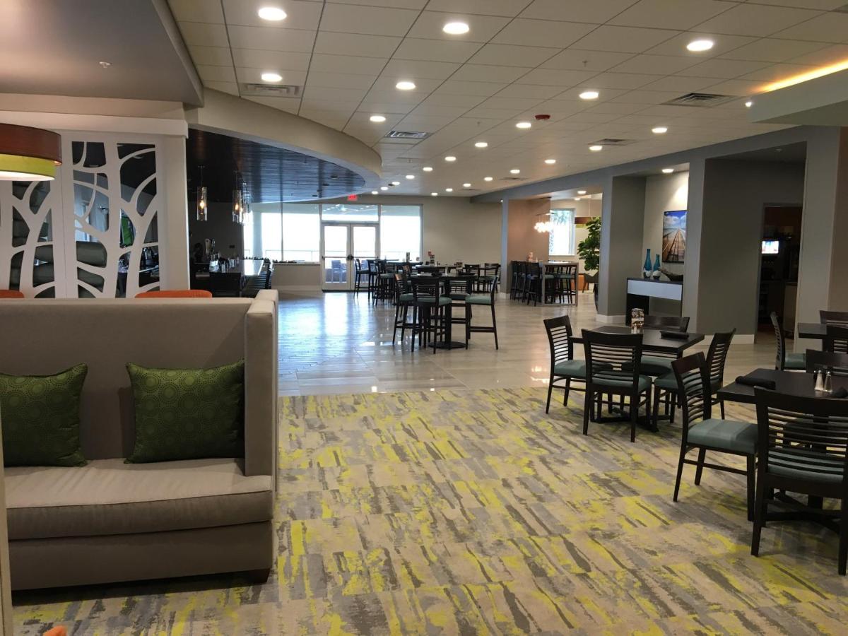 Holiday Inn Hotel & Suites Daytona Beach On The Ocean an IHG Hotel - image 3