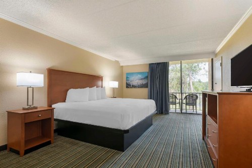 Best Western International Speedway Hotel - image 10