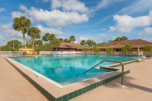 Best Western International Speedway Hotel - image 16