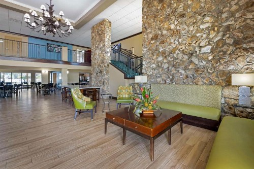 Best Western International Speedway Hotel - image 19