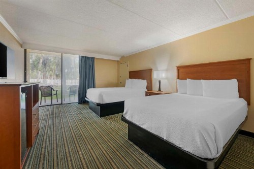 Best Western International Speedway Hotel - image 20