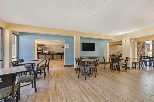 Best Western International Speedway Hotel - image 25