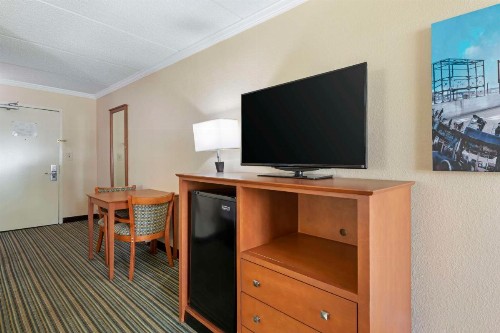 Best Western International Speedway Hotel - image 26