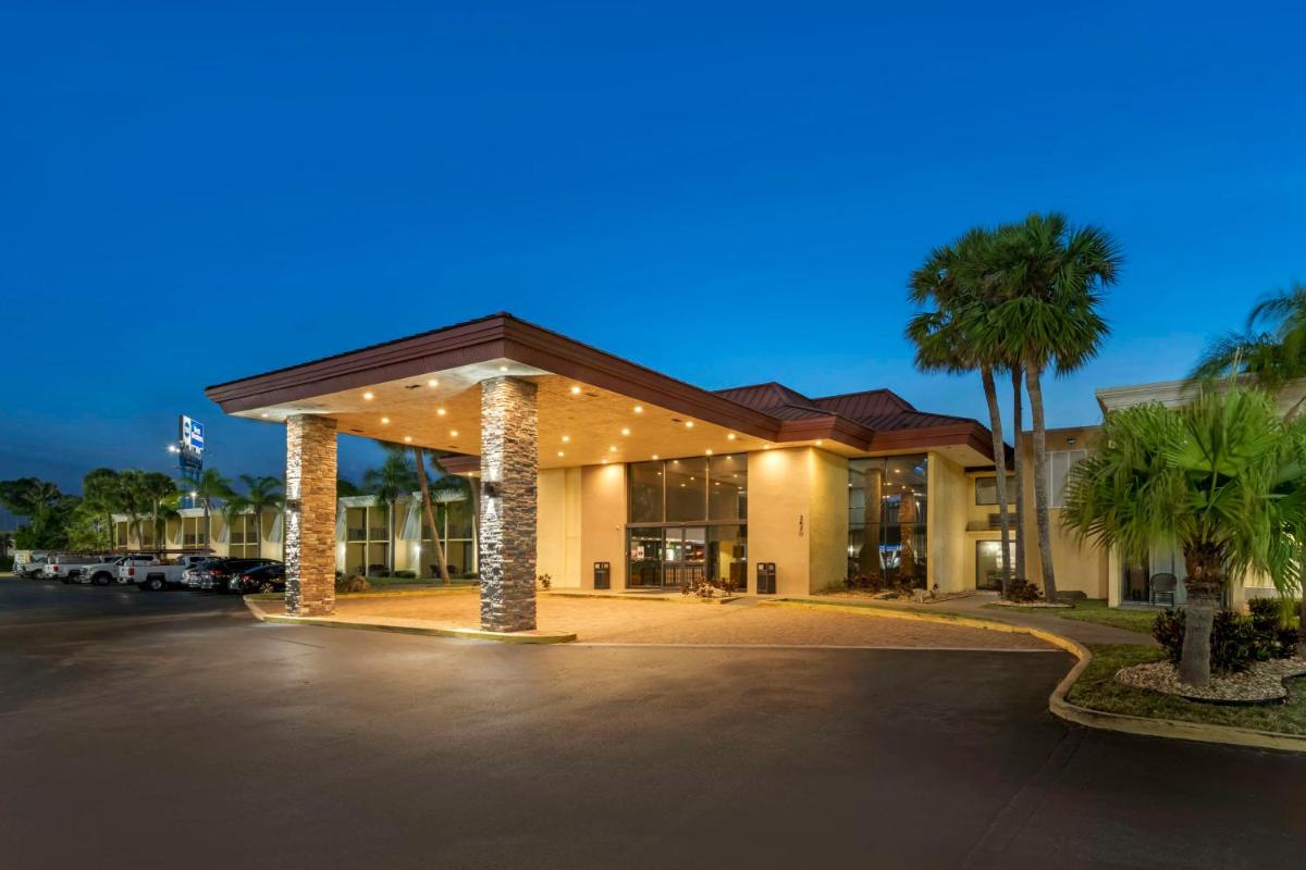 Best Western International Speedway Hotel - image 4