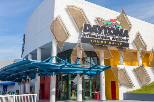 Super 8 by Wyndham Daytona Beach - image 12