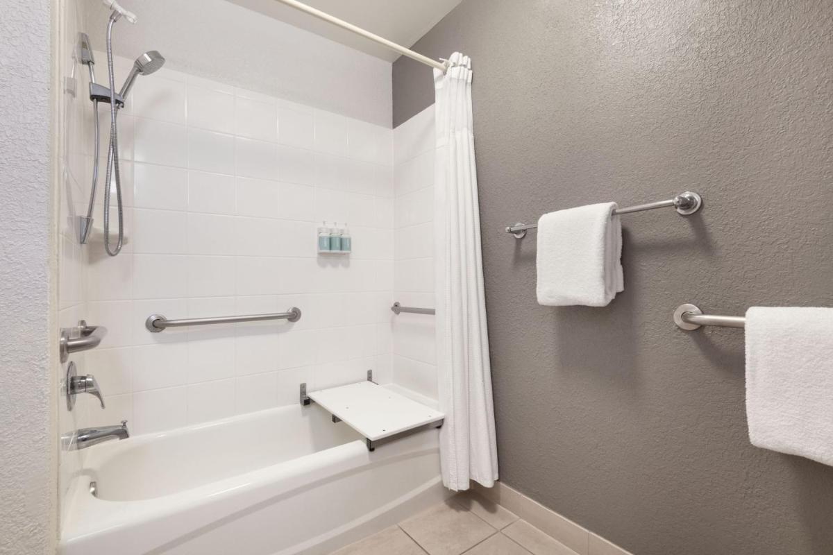 Courtyard by Marriott Daytona Beach Speedway/Airport - image 2