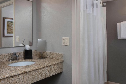 Courtyard by Marriott Daytona Beach Speedway/Airport - image 3