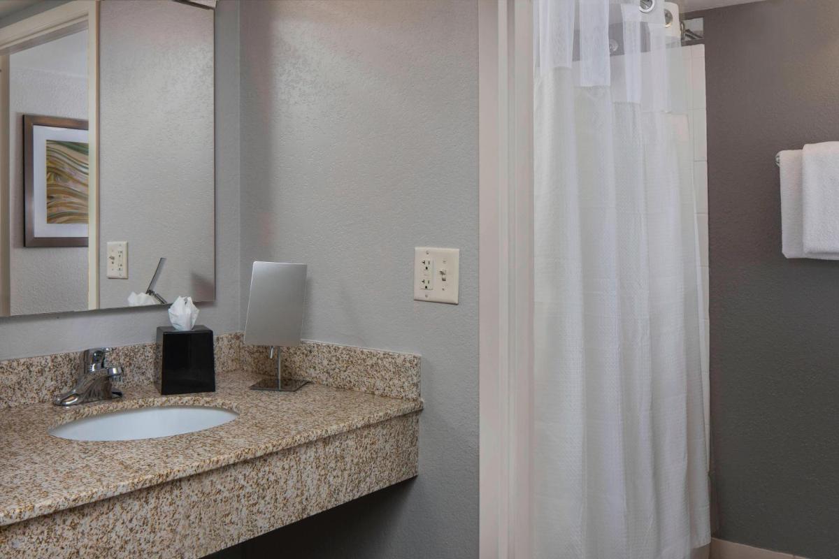 Courtyard by Marriott Daytona Beach Speedway/Airport - image 3