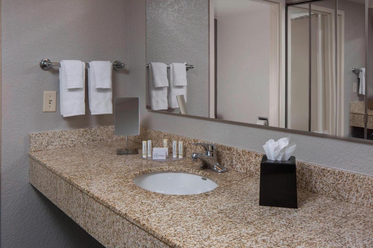 Courtyard by Marriott Daytona Beach Speedway/Airport - image 4