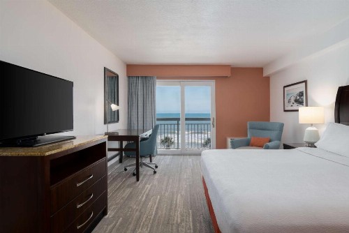 Hilton Garden Inn Daytona Beach Oceanfront - image 27