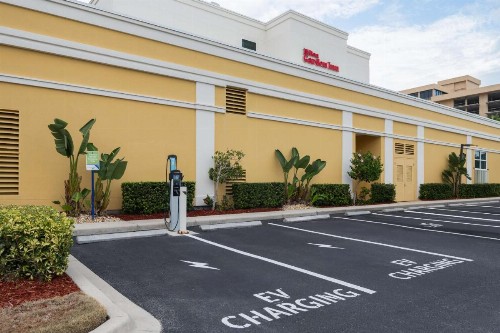 Hilton Garden Inn Daytona Beach Oceanfront - image 3