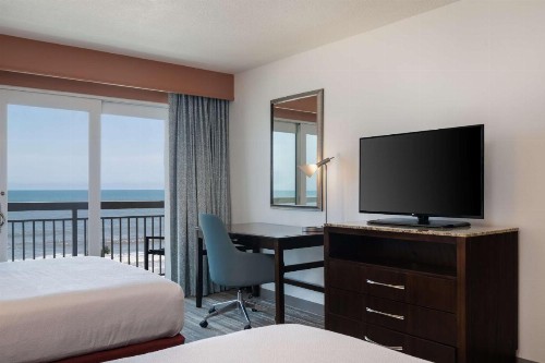 Hilton Garden Inn Daytona Beach Oceanfront - image 32