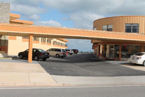 Grand Prix Motel Beach Front - image 14