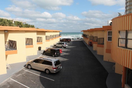 Grand Prix Motel Beach Front - image 21