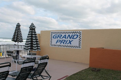 Grand Prix Motel Beach Front - image 22