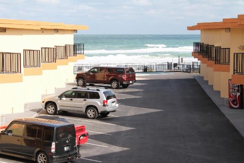 Grand Prix Motel Beach Front - image 25