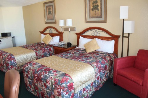 Grand Prix Motel Beach Front - image 7