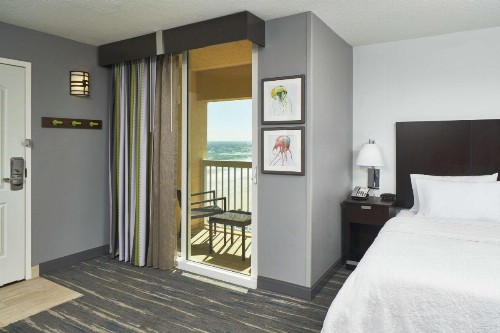 Hampton Inn Daytona Beach/Beachfront - image 10