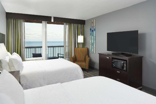 Hampton Inn Daytona Beach/Beachfront - image 2