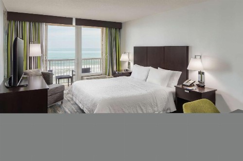 Hampton Inn Daytona Beach/Beachfront - image 4