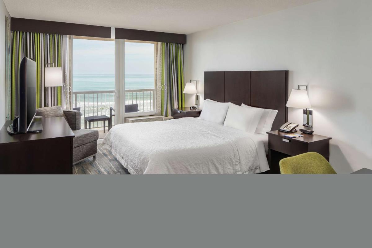 Hampton Inn Daytona Beach/Beachfront - image 4